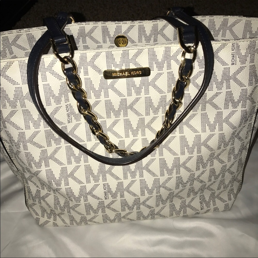 100% authentic Michael Kors Purse